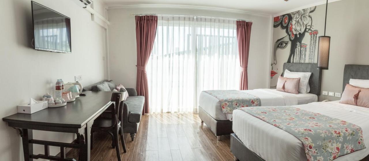 Ang Mor Lao Hotel (Adults Only) Phuket Exterior photo